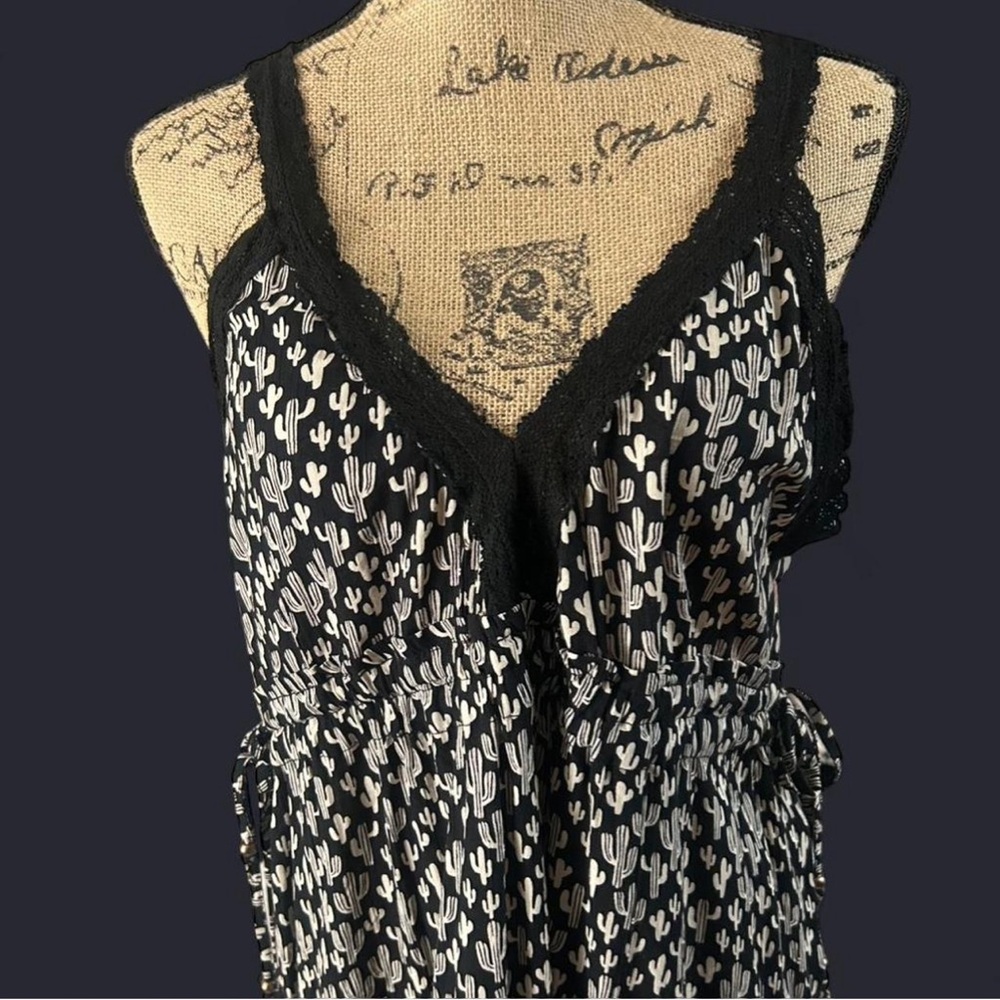 Black and White Cactus Print Tank Top